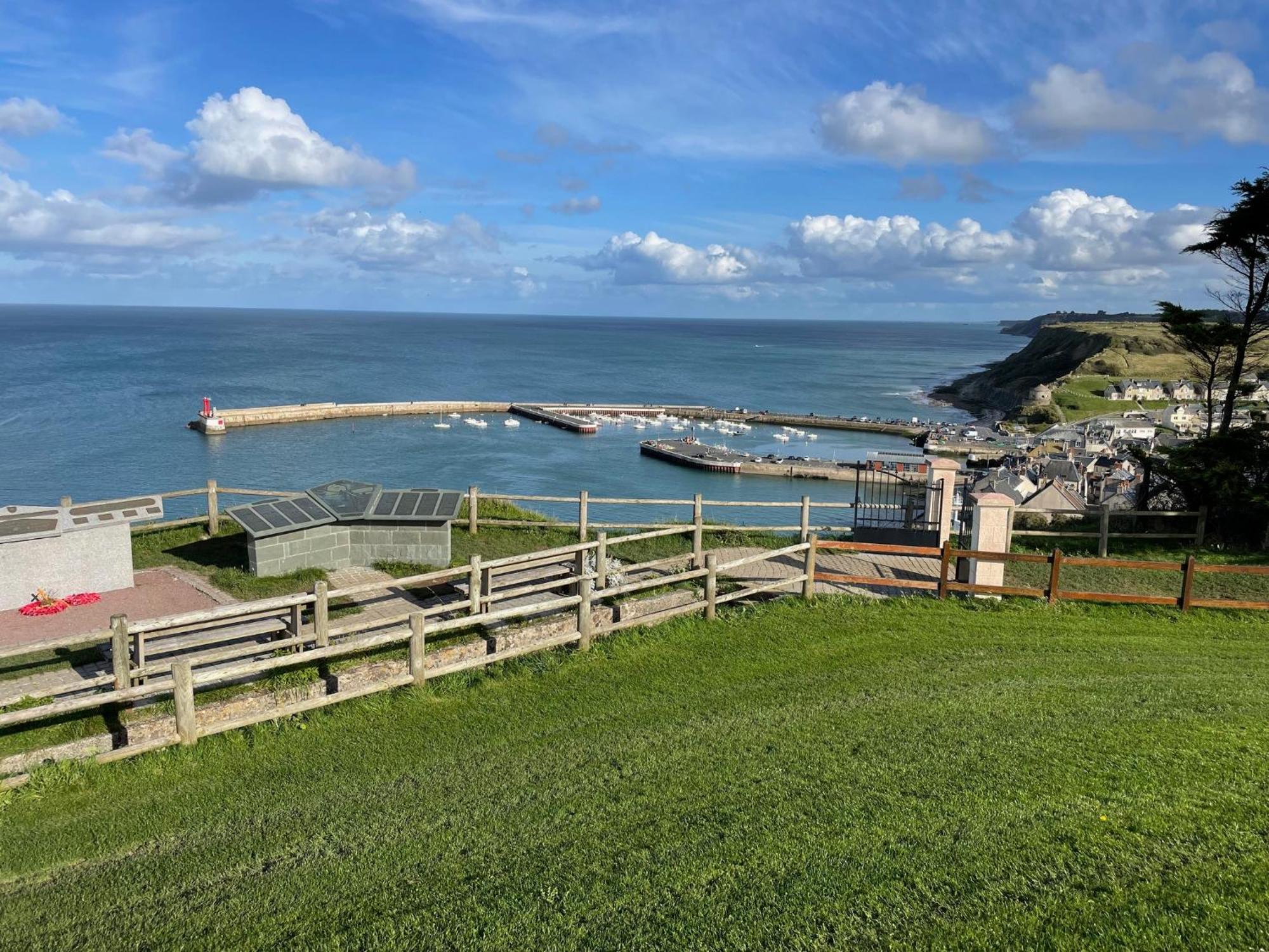 Maison Calme Et Cosy A Port-En-Bessin Pres Du Golf Et De La Mer Экстерьер фото