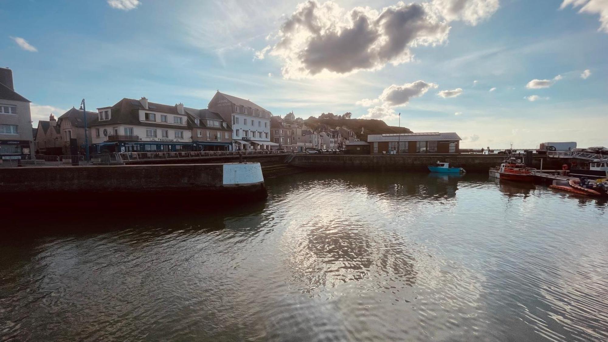 Maison Calme Et Cosy A Port-En-Bessin Pres Du Golf Et De La Mer Экстерьер фото